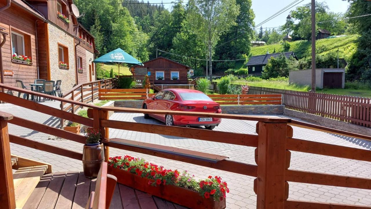 Hutisko 維塞勒利斯奇旅馆酒店 外观 照片